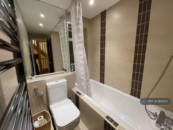 The Tiltwood, London, W3 6HG