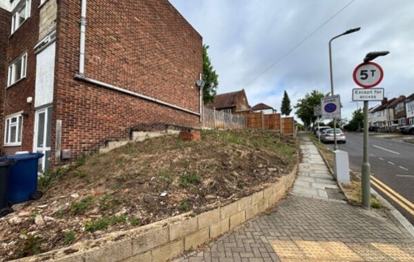 Sale: Land 46 Mays Lane, EN5