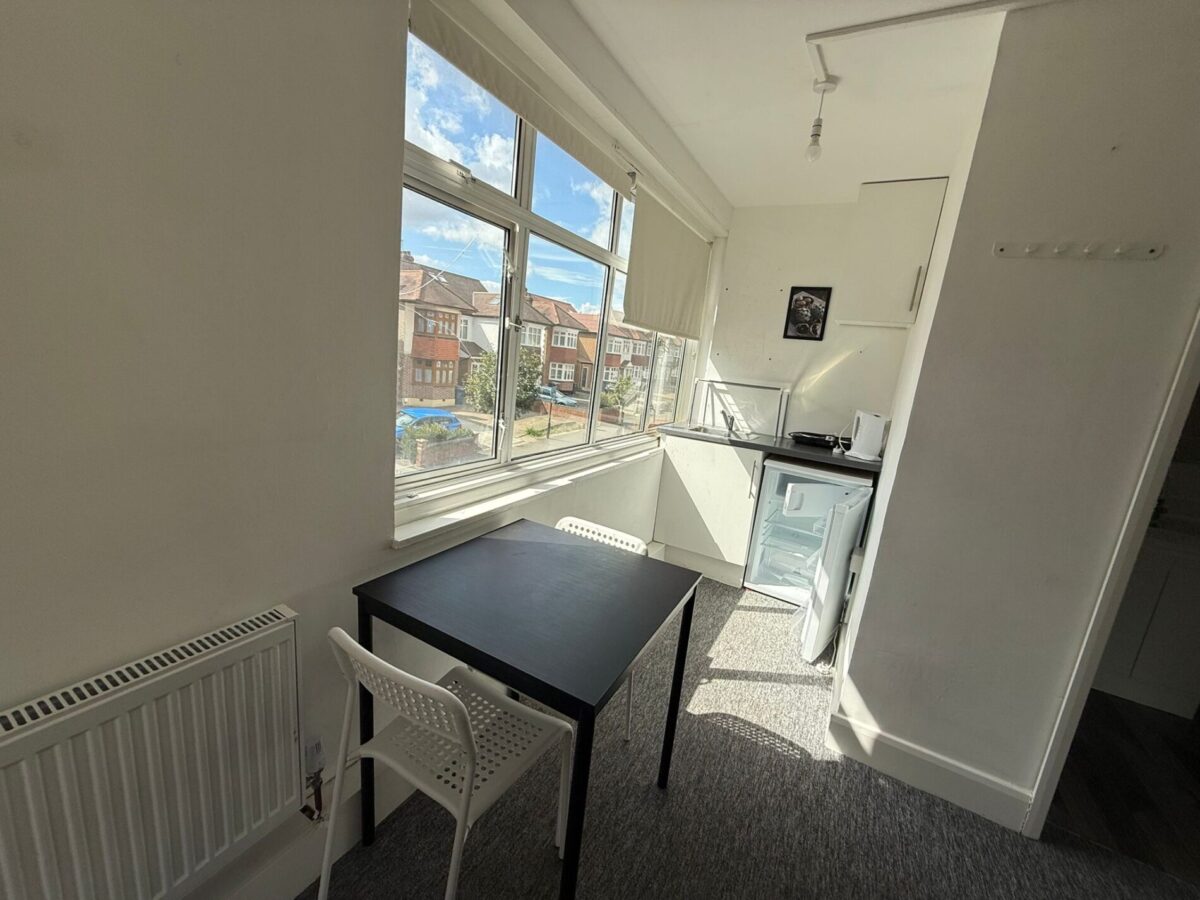 Chase Side, Southgate, N14 5BW