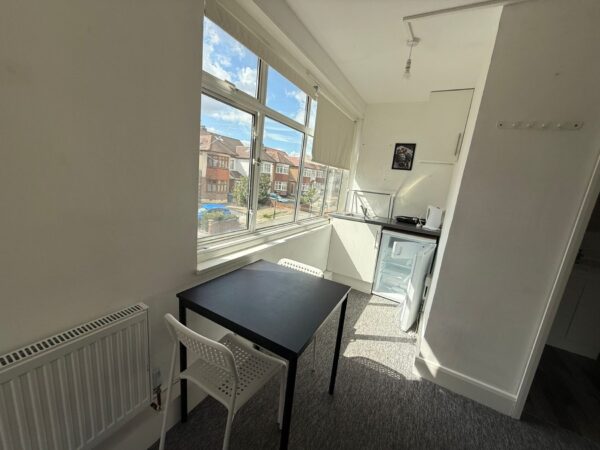 Chase Side, Southgate, N14 5BW