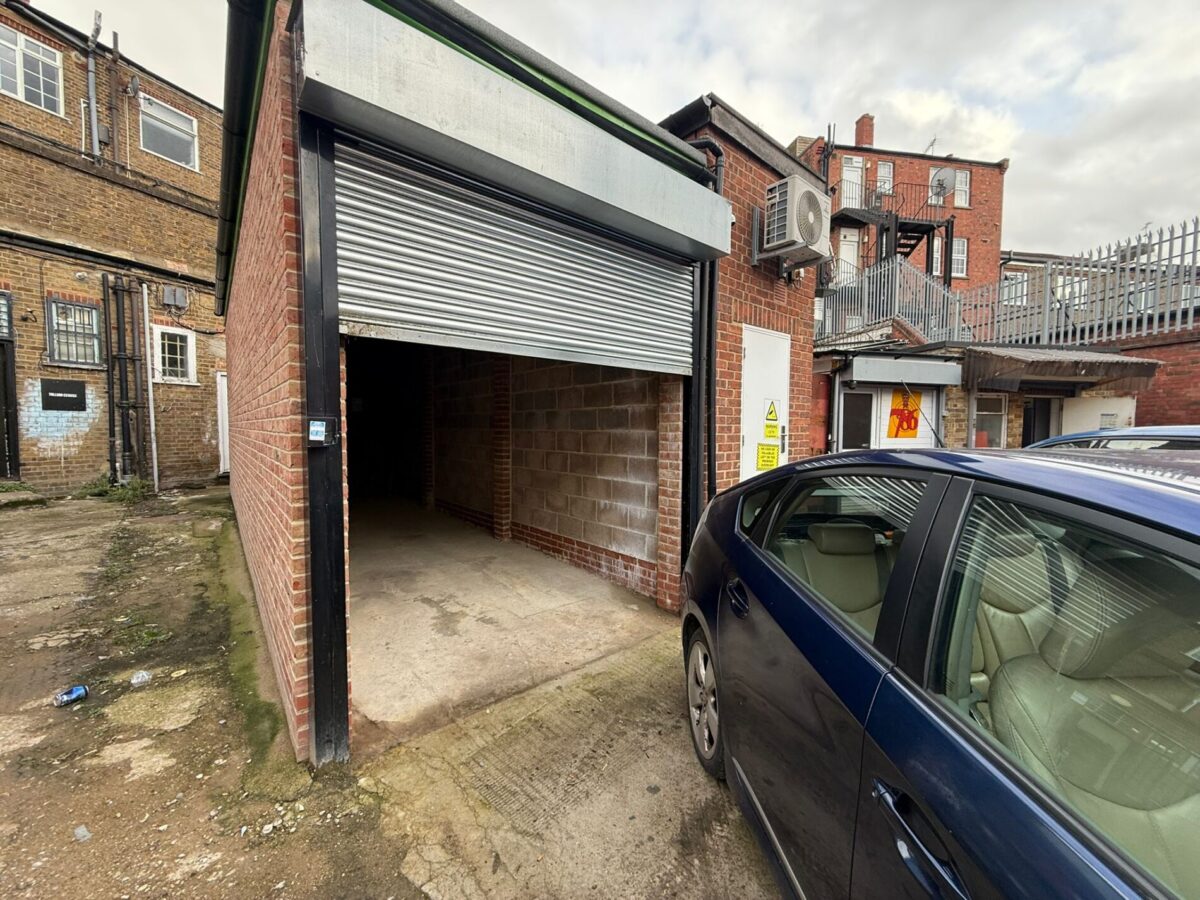 Garage for Rent