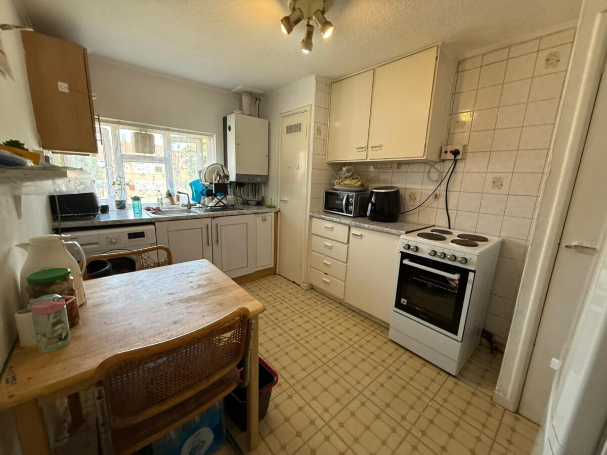 Amberden Avenue, Finchley