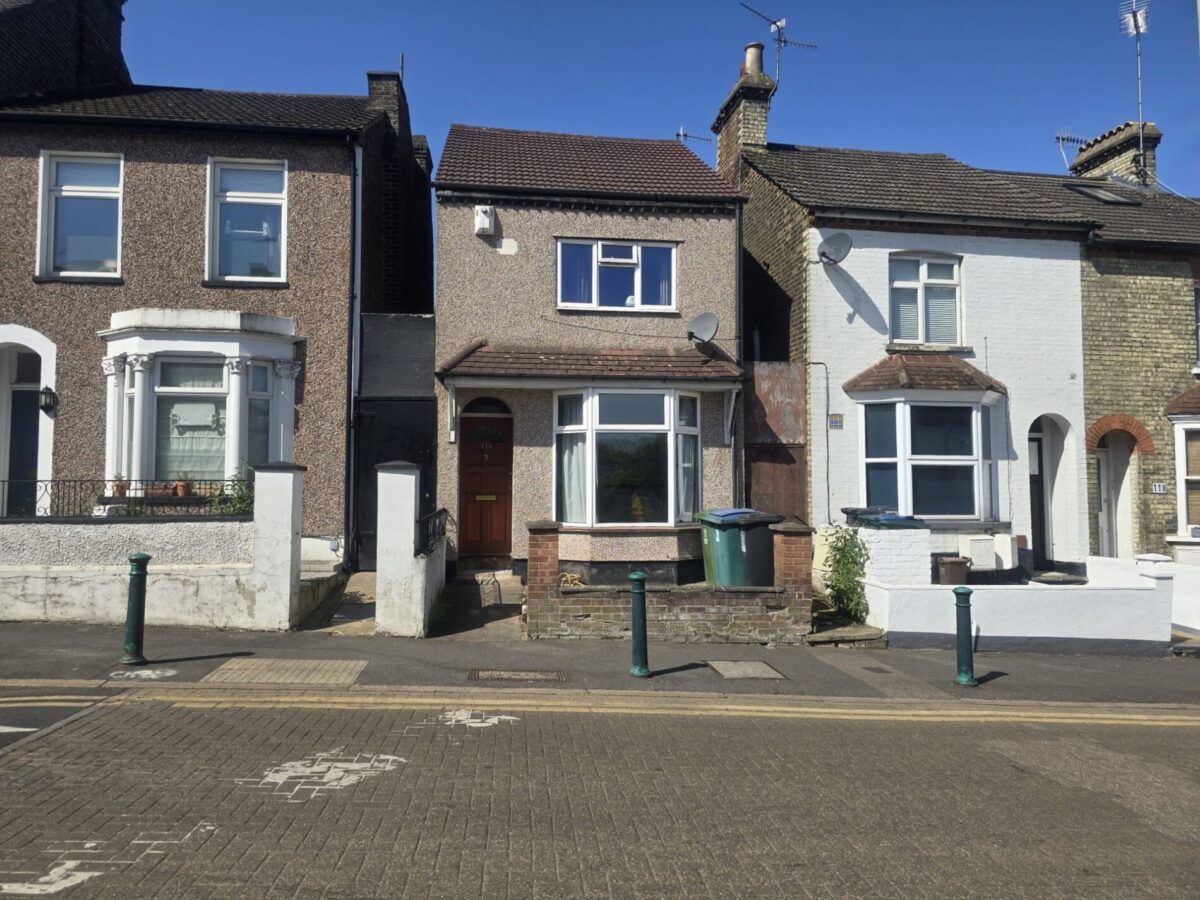 Queens Road, Watford, WD17 2NX