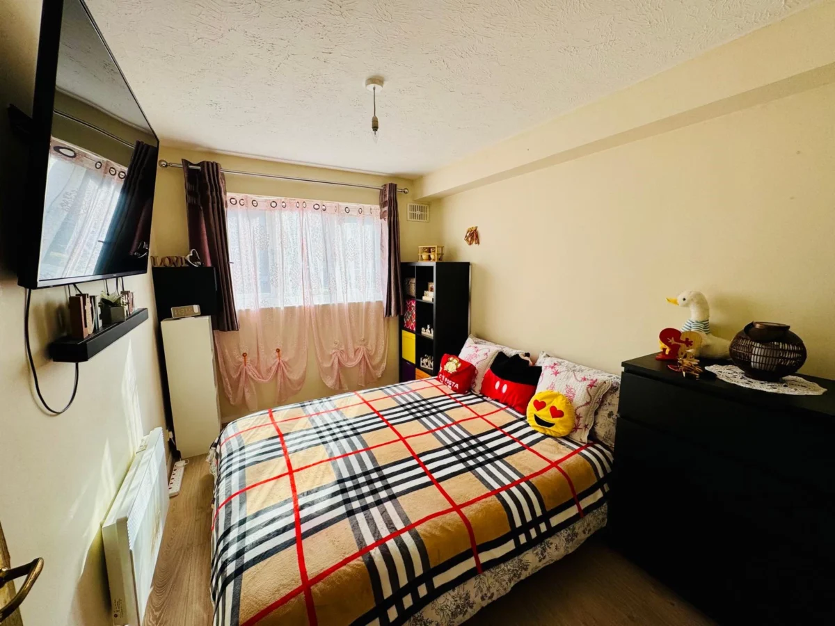 Pasteur Close, London, NW9 5HZ