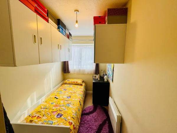Pasteur Close, London, NW9 5HZ