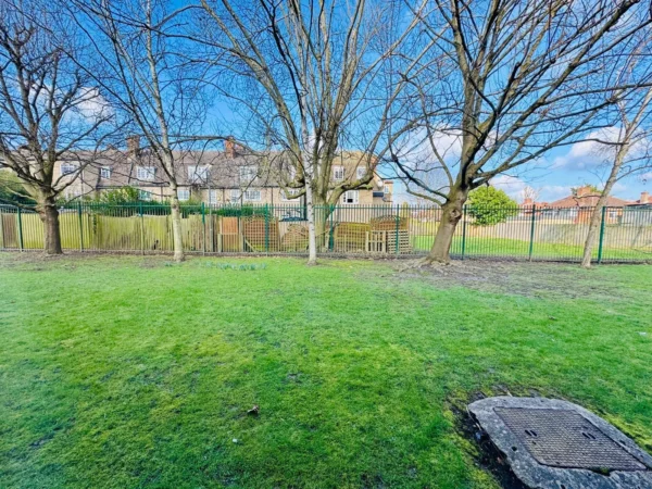 Pasteur Close, London, NW9 5HZ