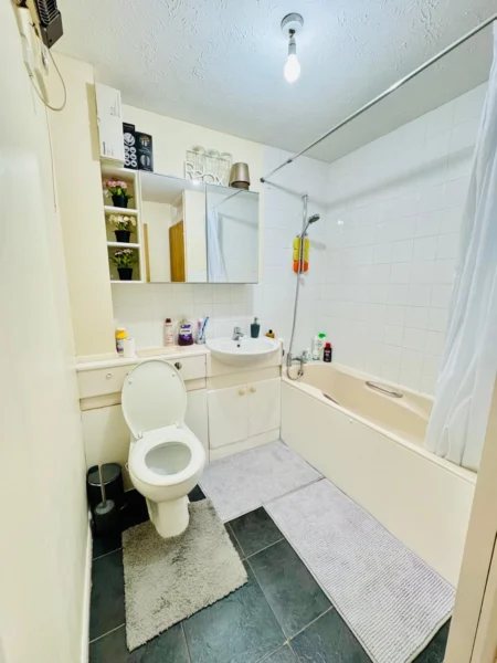 Pasteur Close, London, NW9 5HZ