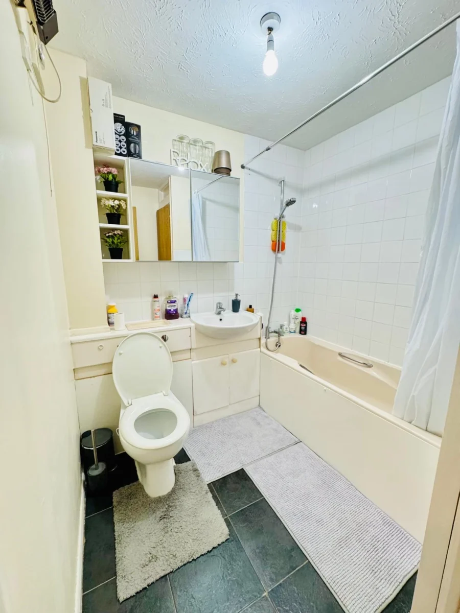 Pasteur Close, London, NW9 5HZ