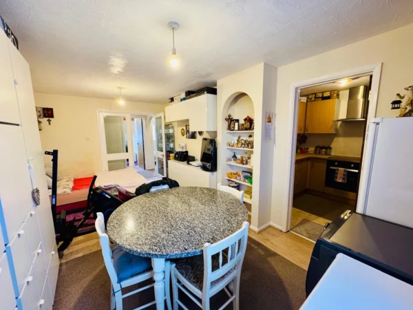 Pasteur Close, London, NW9 5HZ