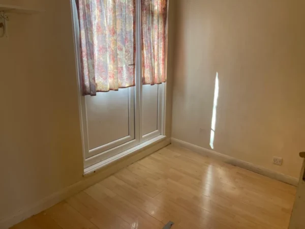Dessouter, Little Strand, London, NW9