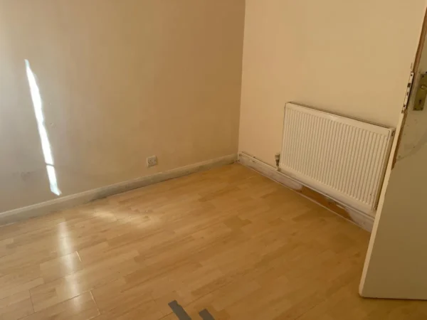 Dessouter, Little Strand, London, NW9