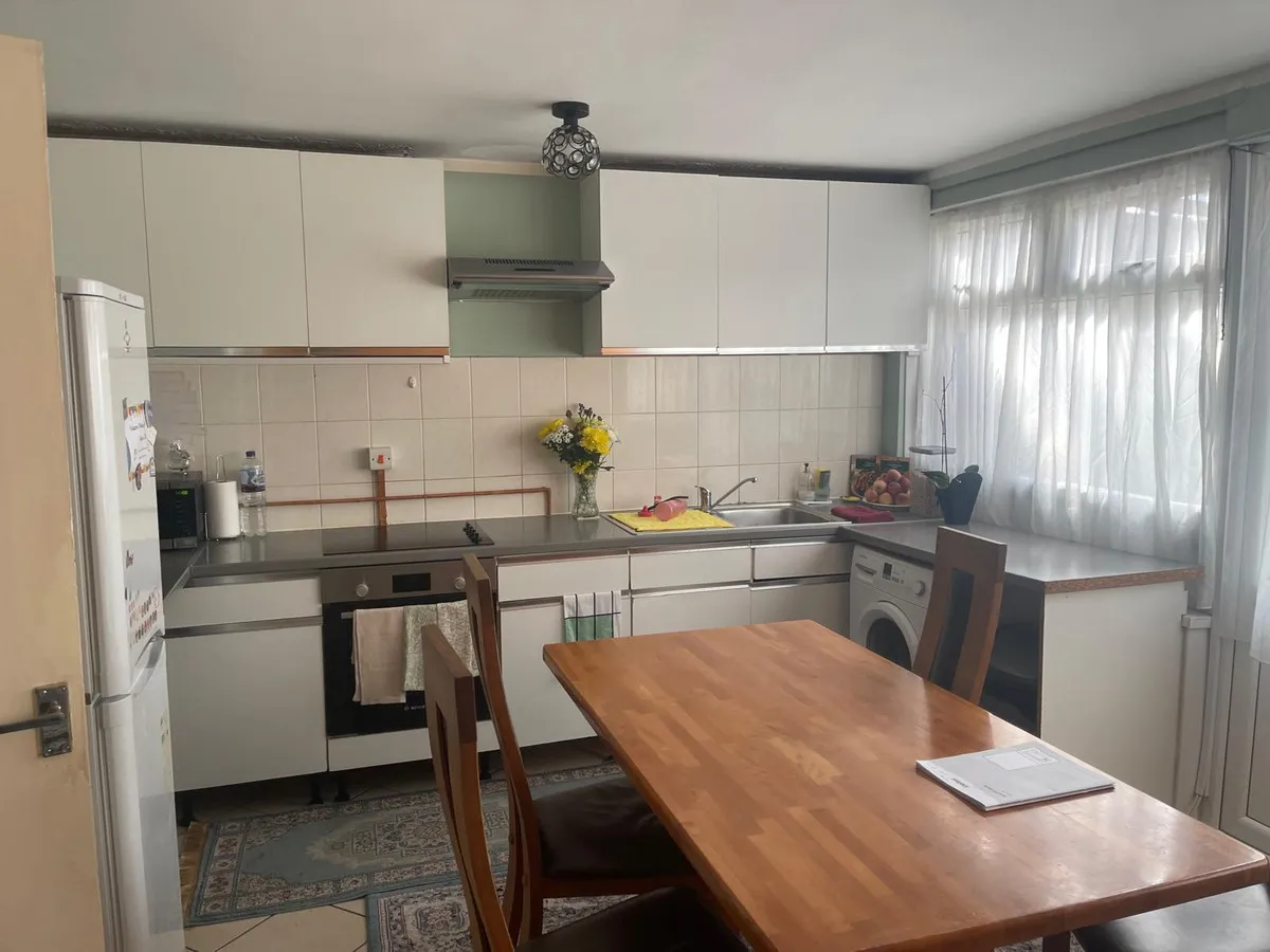 Dessouter, Little Strand, London, NW9